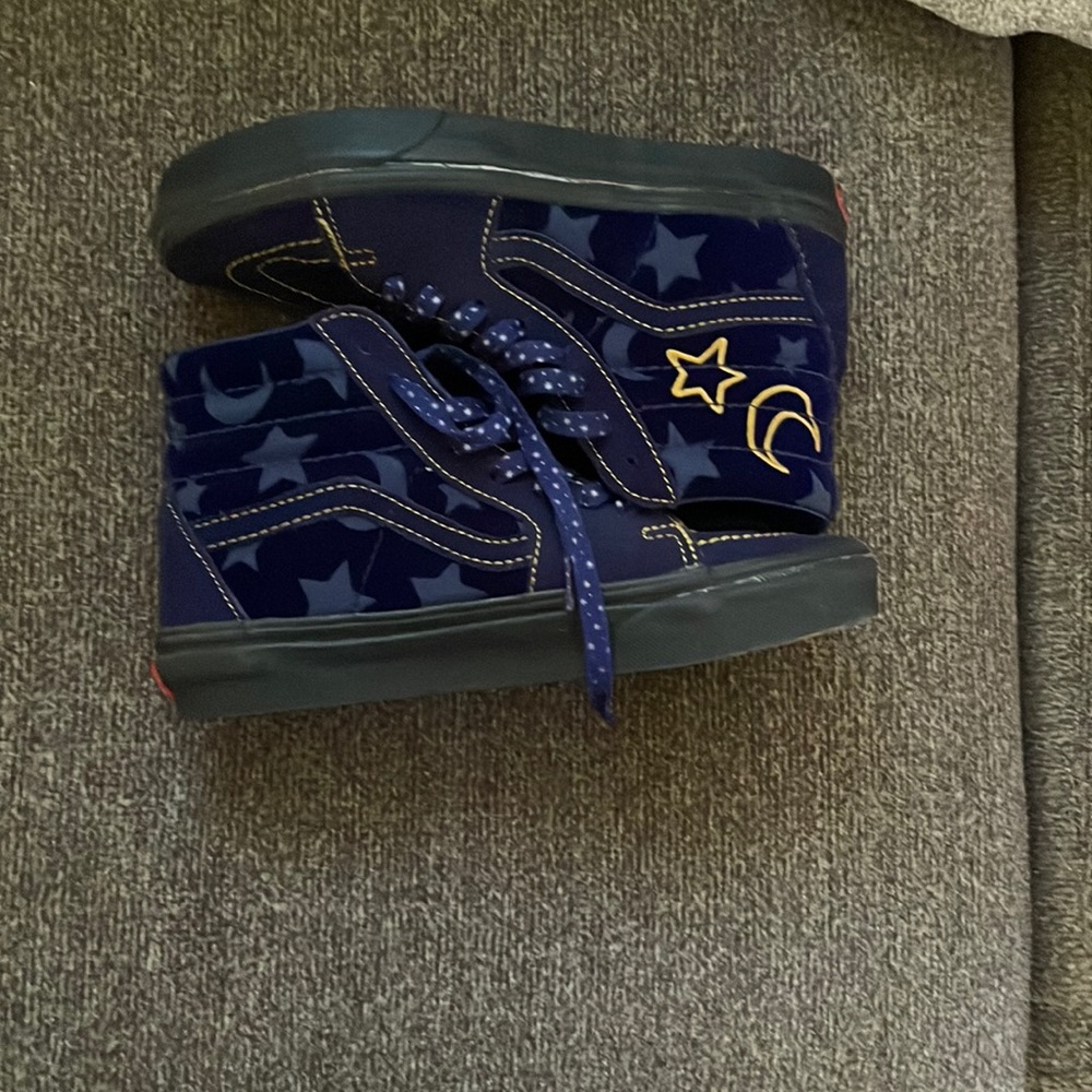 Disney Sorcerers Apprentice Mickey Mouse off the wall Vans. worn 3x can’t fit